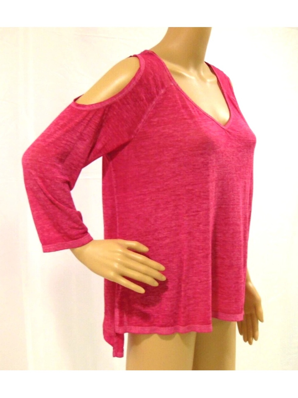 ANA Semi Sheer Heathered Raspberry 3/4 Sleeve Cold Shoulder V Neck Women M EUC